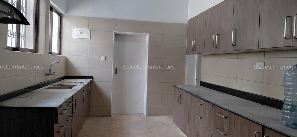 4 Bed House with En Suite in Thigiri - 11