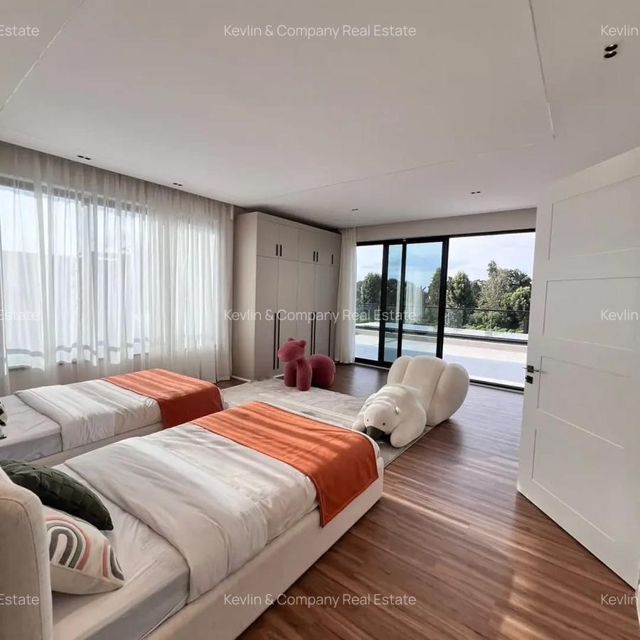 5 Bed Villa with En Suite in Runda - 10