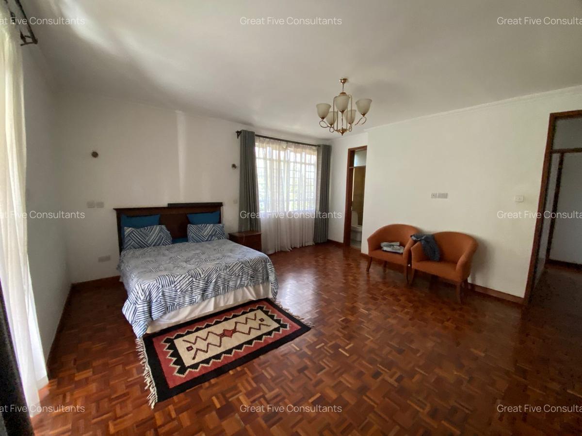 5 Bed House with En Suite in Runda - 16