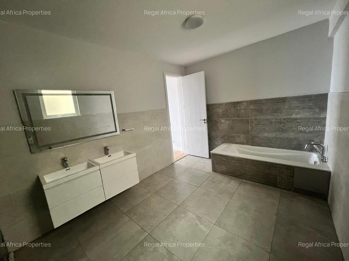 Serviced 4 Bed Apartment with En Suite at Nyeri Road - 12