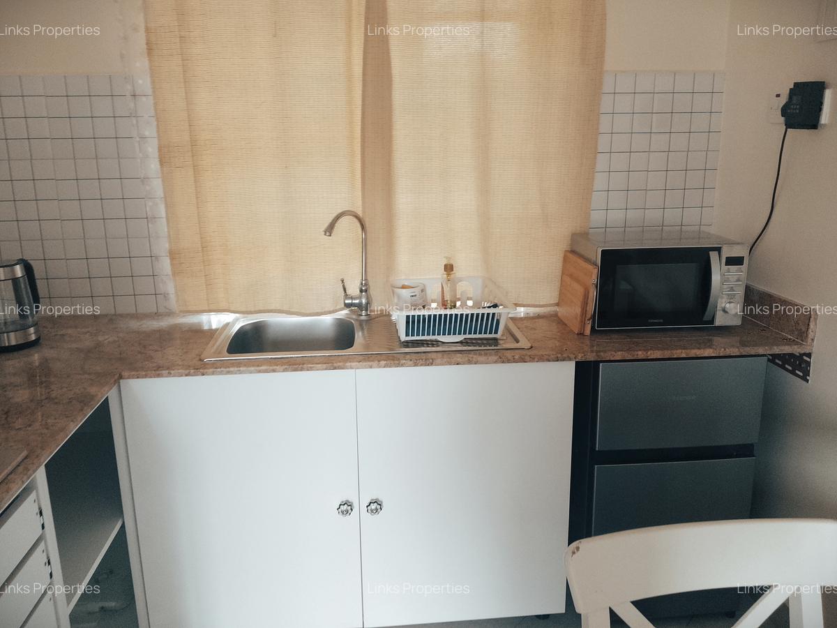 1 Bed House with En Suite at Karen - 8