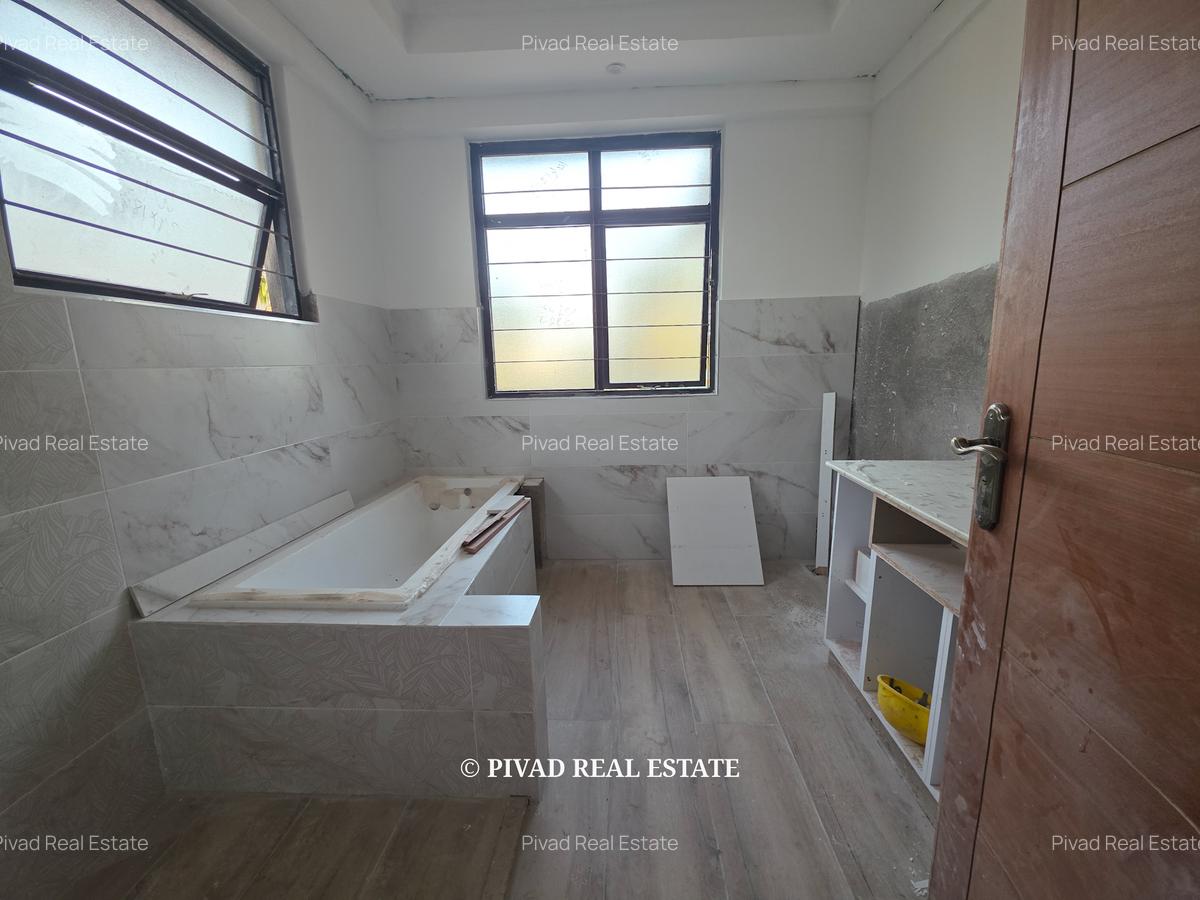 4 Bed House with Garden in Runda - 9