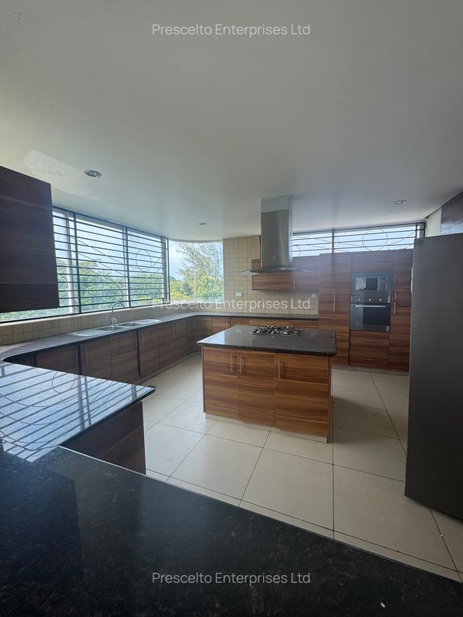 4 Bed Apartment with En Suite at Greenwood - 6