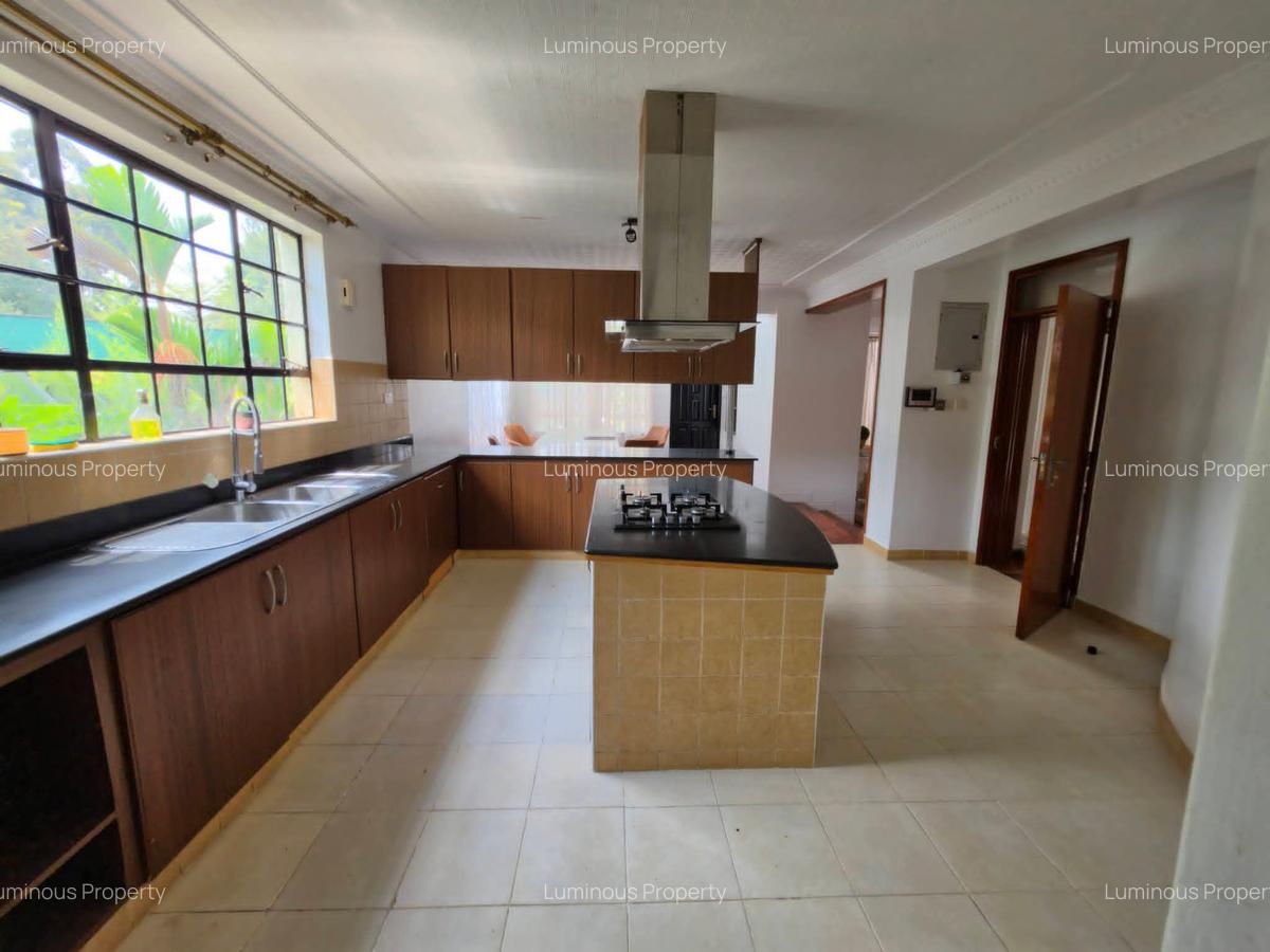 4 Bed Villa with En Suite at Garden Estate - 8