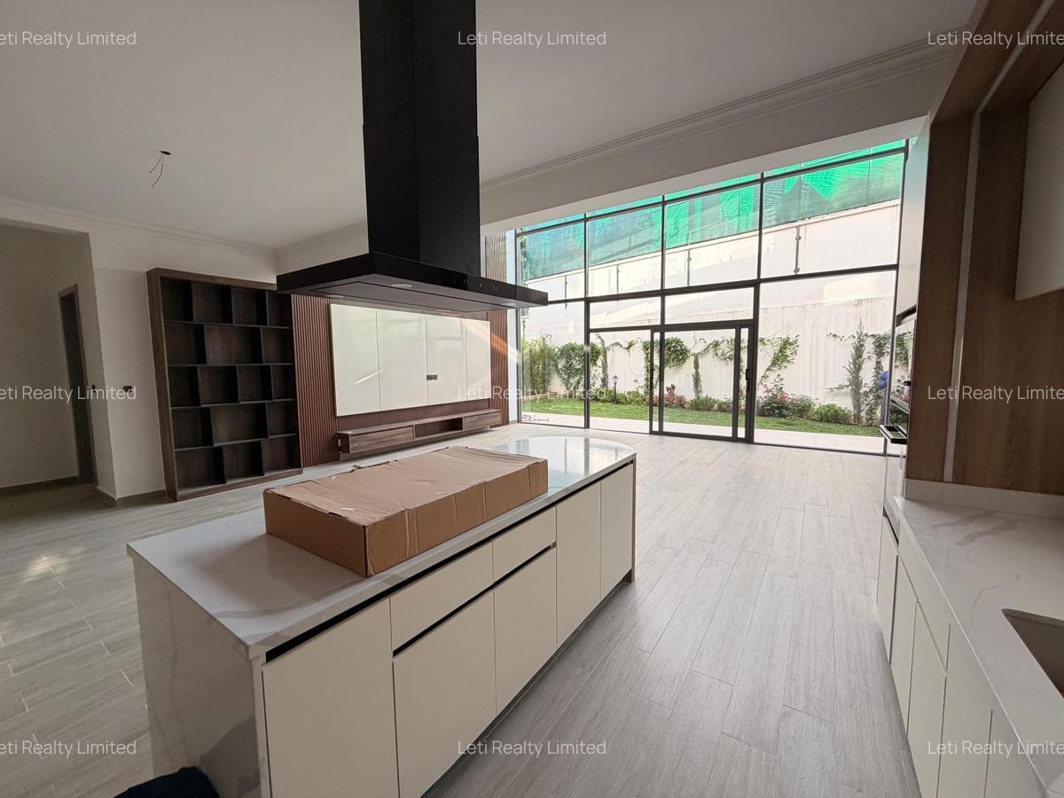 5 Bed Townhouse with En Suite in Lavington - 8