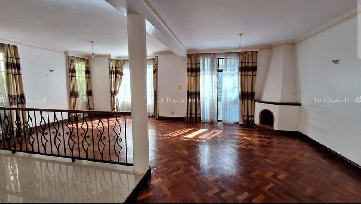 4 Bed Villa with En Suite in Lavington - 2
