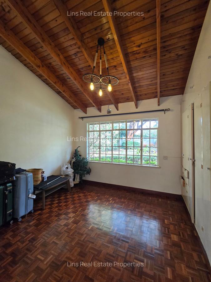 4 Bed House with En Suite in Runda - 12