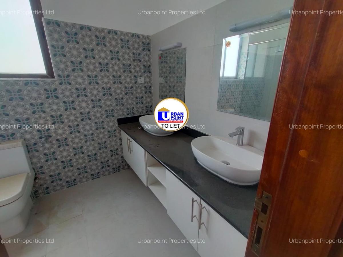 3 Bed Apartment with En Suite in Nyali Area - 19
