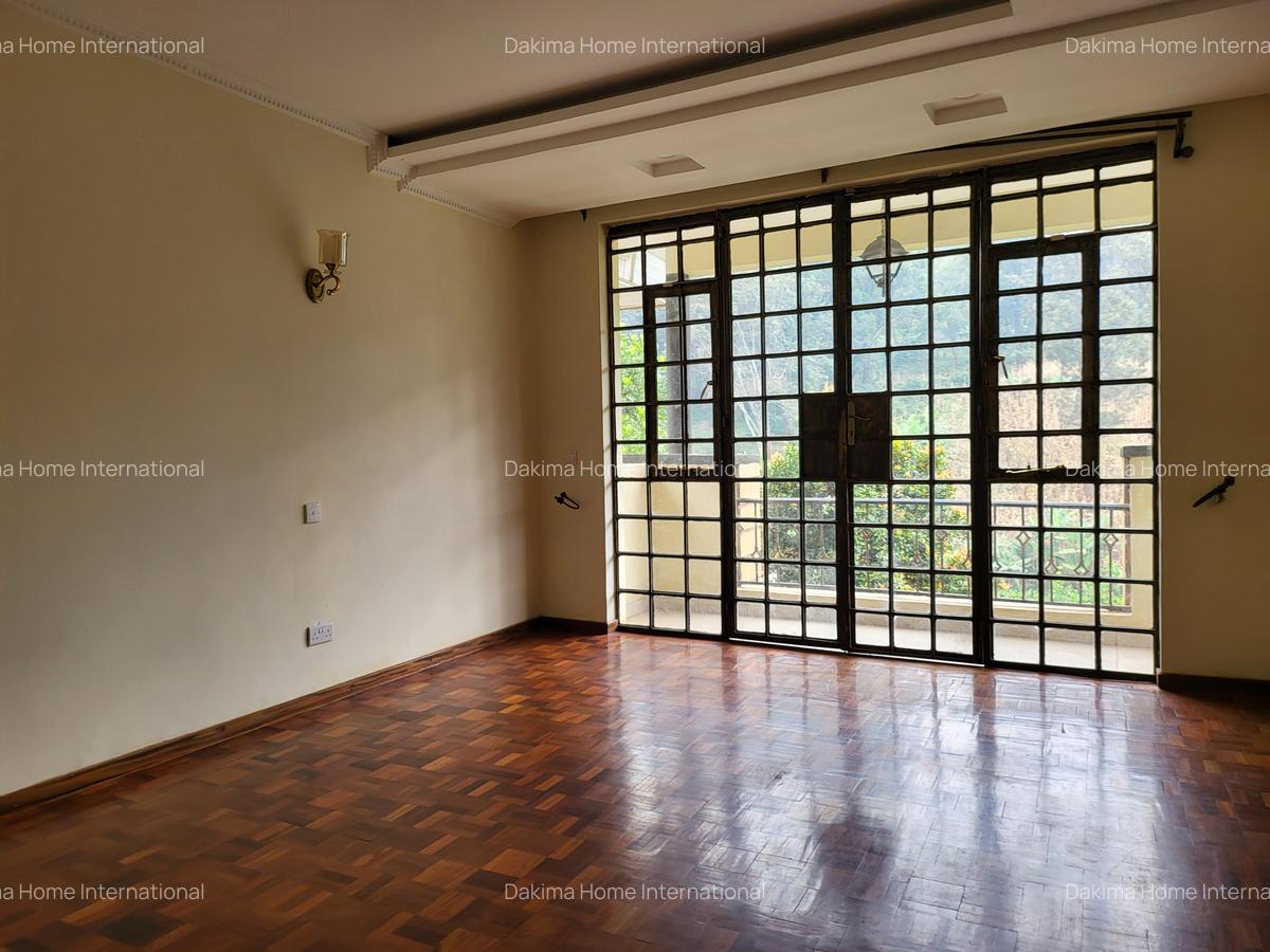 4 Bed Townhouse with En Suite in Kitisuru - 15