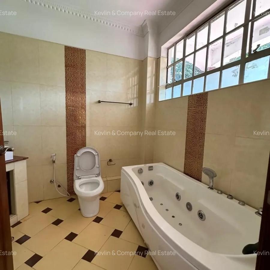 6 Bed Villa with En Suite in Nyari - 7