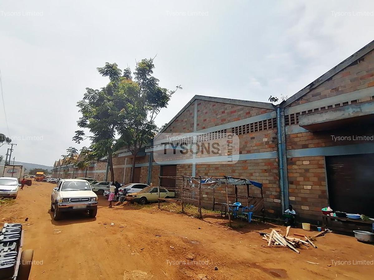 511 m² Warehouse in Kisumu - 1