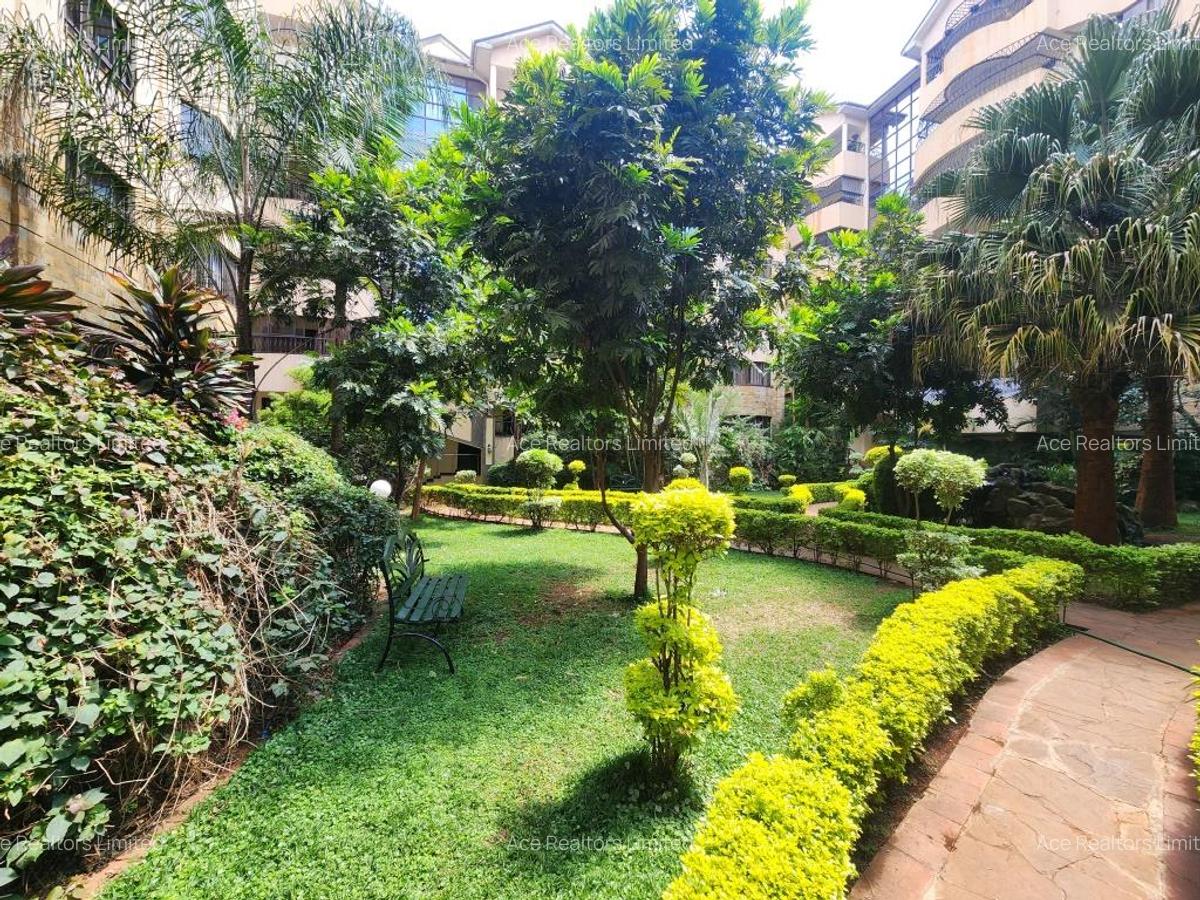 3 Bed Apartment with En Suite at Hatheru Road - 14