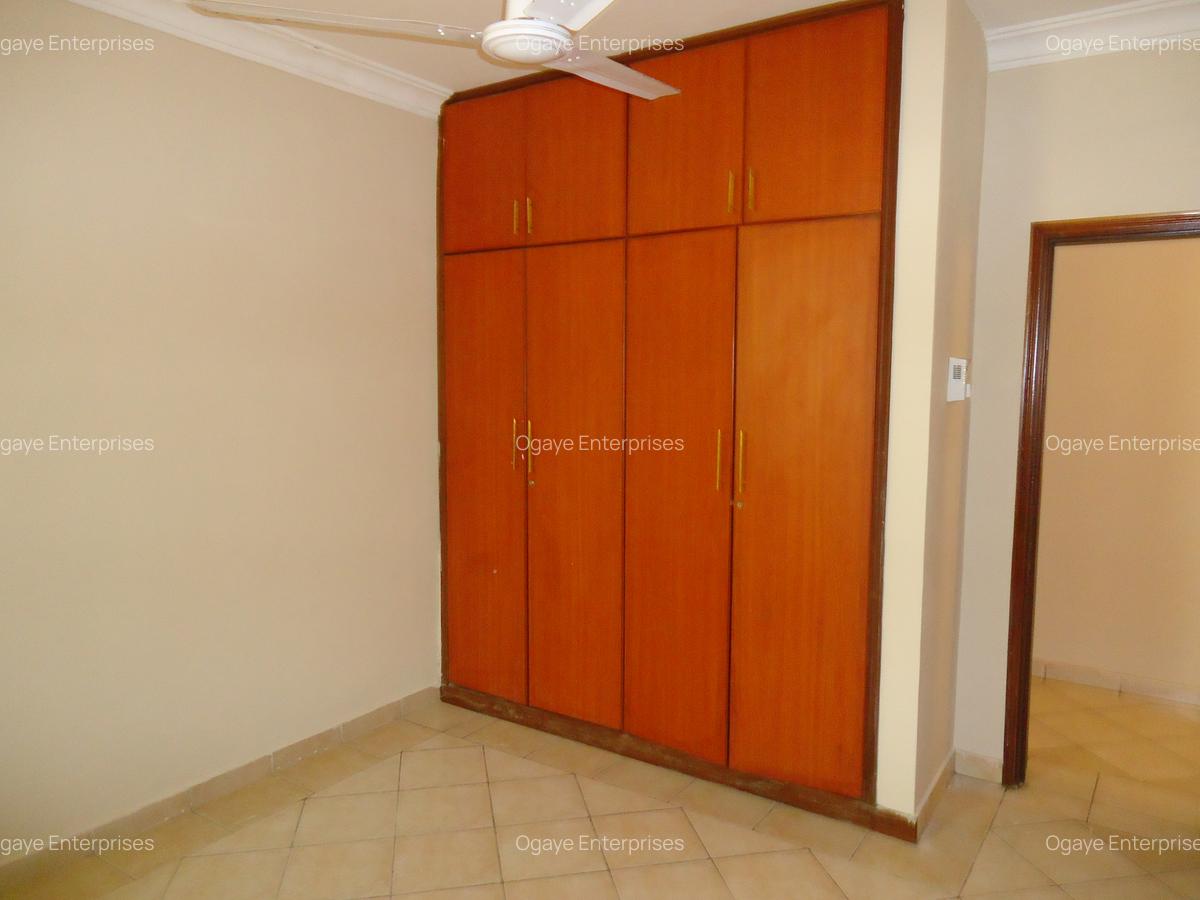 3 Bed Apartment with En Suite at Jamuhuri Road - 5