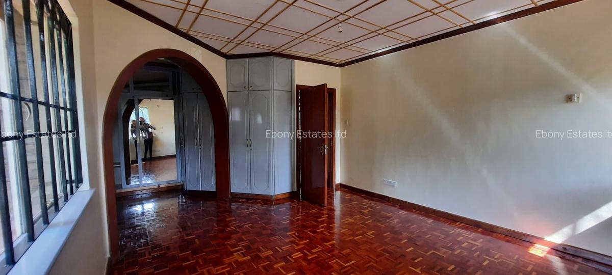 4 Bed Townhouse with En Suite in Lavington - 6