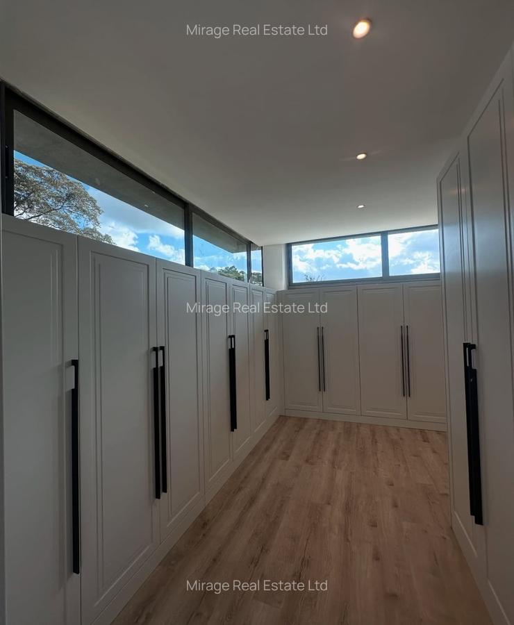 5 Bed Villa with En Suite in Lavington - 19