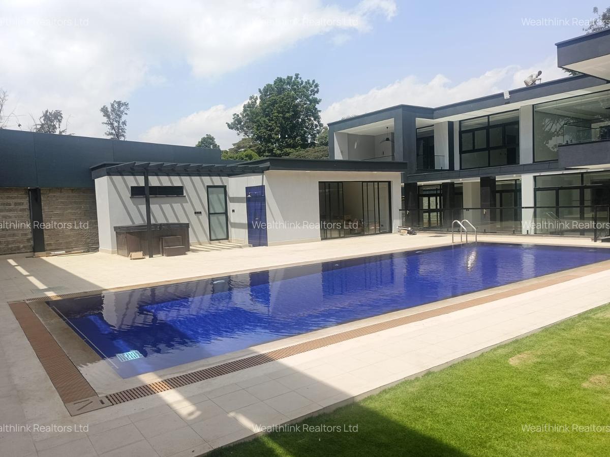 5 Bed House with En Suite at Nyari - 1