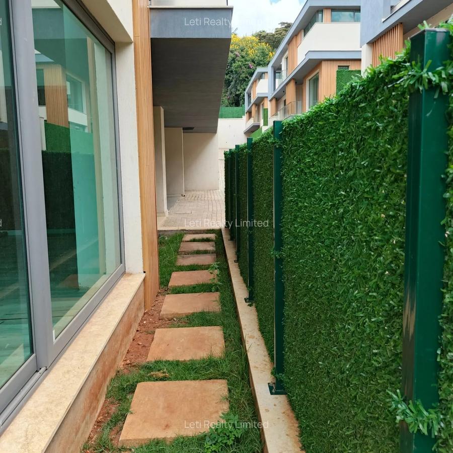 5 Bed Townhouse with En Suite in Lavington - 4