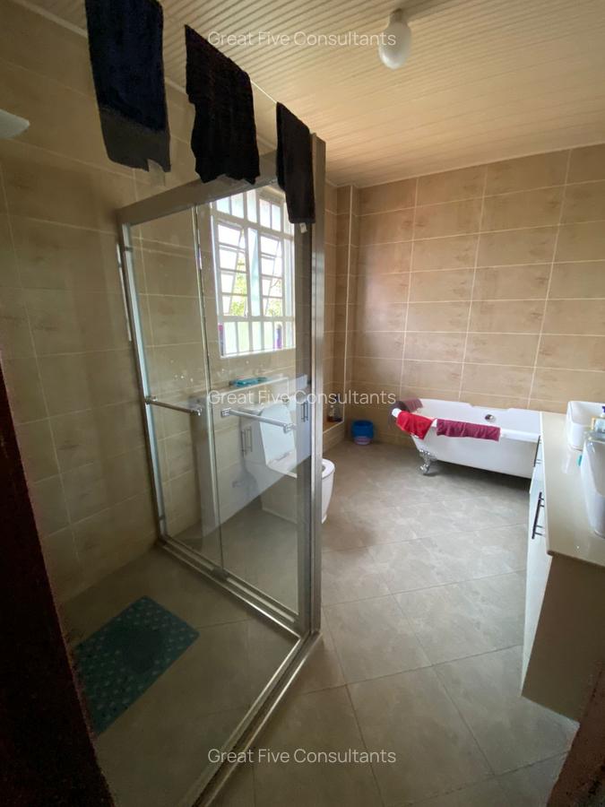 5 Bed House with En Suite in Runda - 18