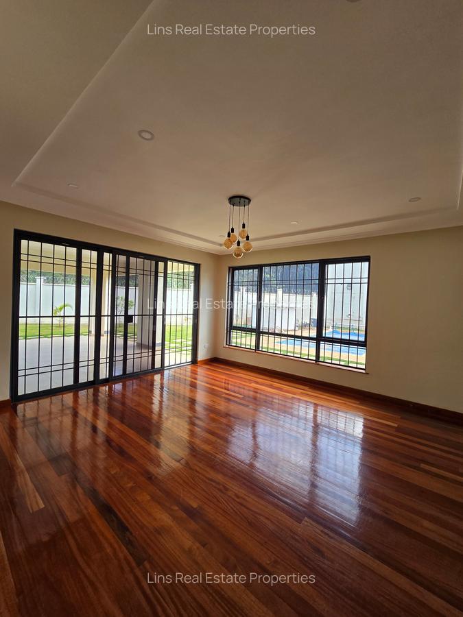 6 Bed House with En Suite in Loresho - 6
