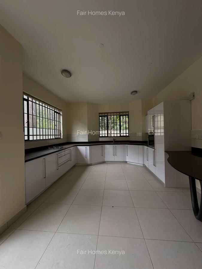5 Bed Townhouse with En Suite at Lavington Green - 2