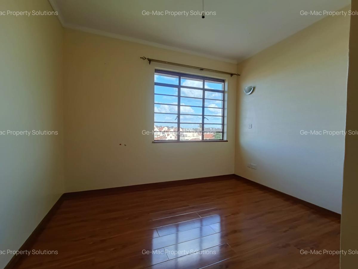 4 Bed House with En Suite in Runda - 14