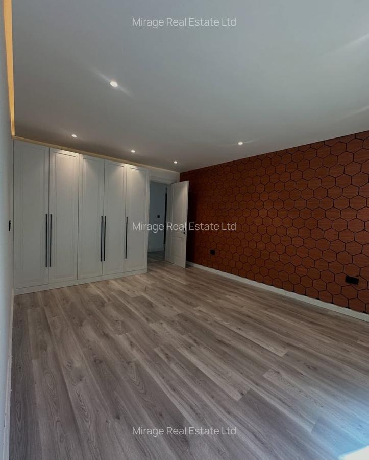 5 Bed Villa with En Suite in Lavington - 7