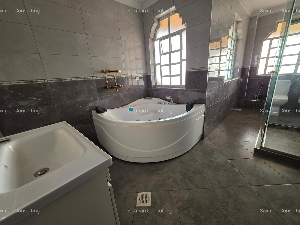 6 Bed House with En Suite in Runda - 16