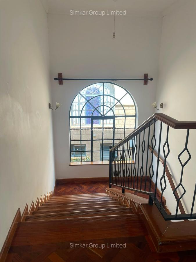 5 Bed Townhouse with En Suite at Kitisuru West - 18