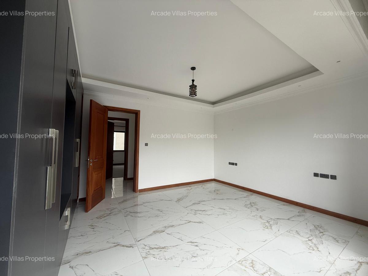 3 Bed Apartment with En Suite in Kileleshwa - 16