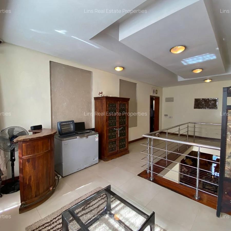 4 Bed Townhouse with En Suite in Westlands Area - 8