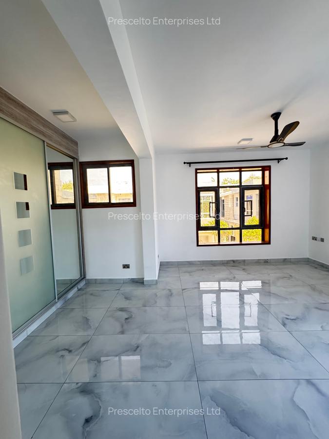 4 Bed Townhouse with En Suite at Nyali - 20