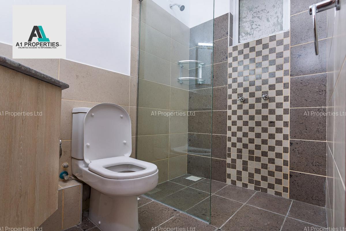 3 Bed Apartment with En Suite in Riverside - 11
