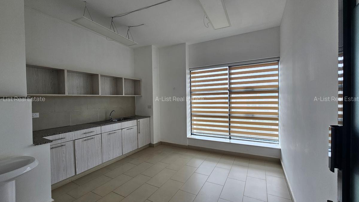 2,734 ft² Office with Service Charge Included at Riverside Drive - 9