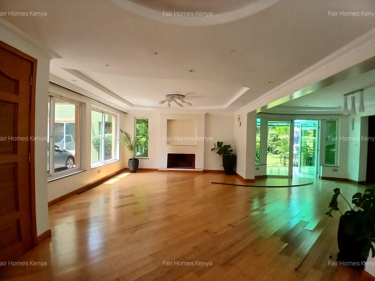 4 Bed Townhouse with En Suite at Riverside Drive - 11