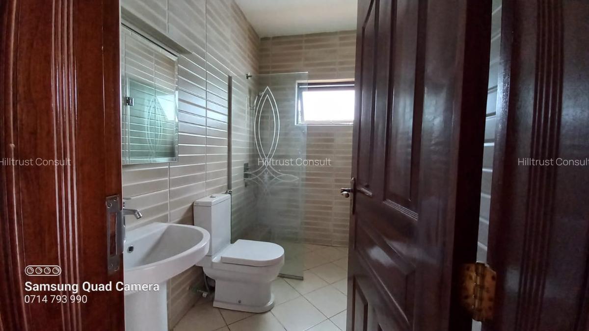 5 Bed Townhouse with En Suite at Gravellia Grove - 7
