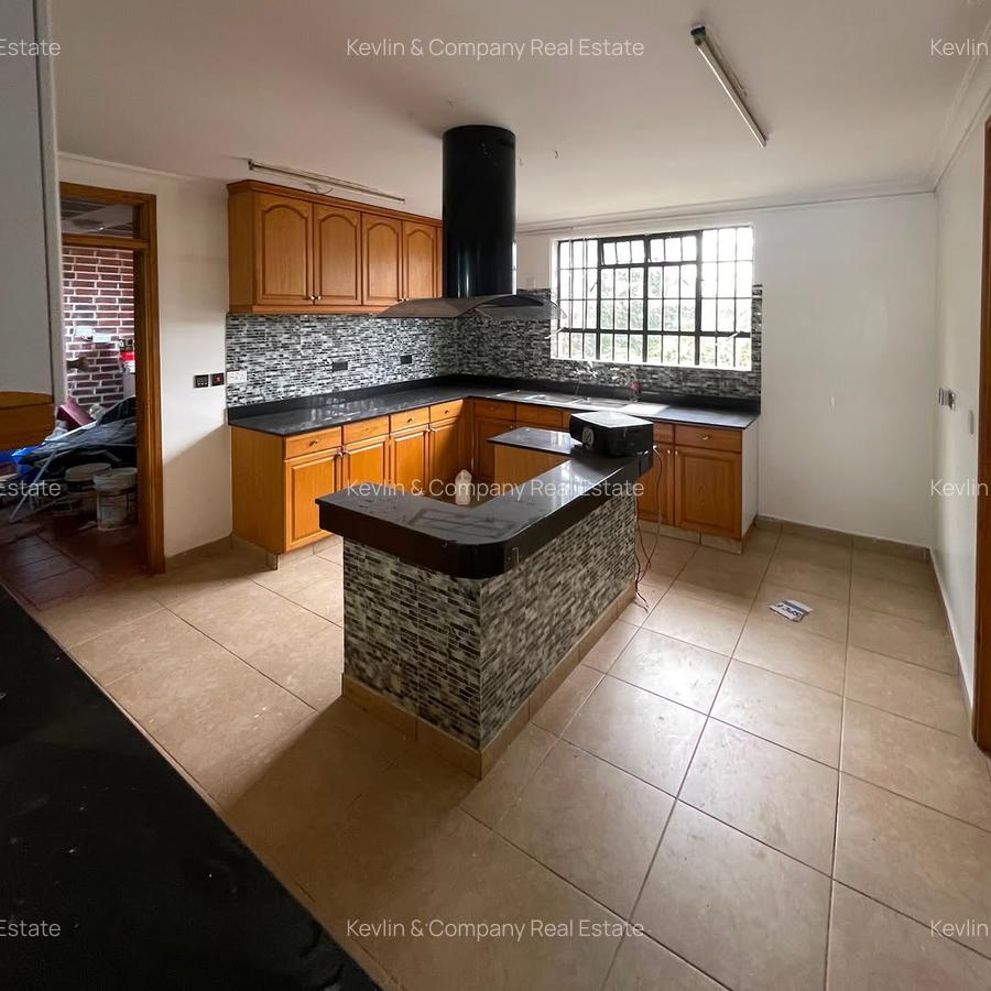 3 Bed Apartment with En Suite in Lavington - 8