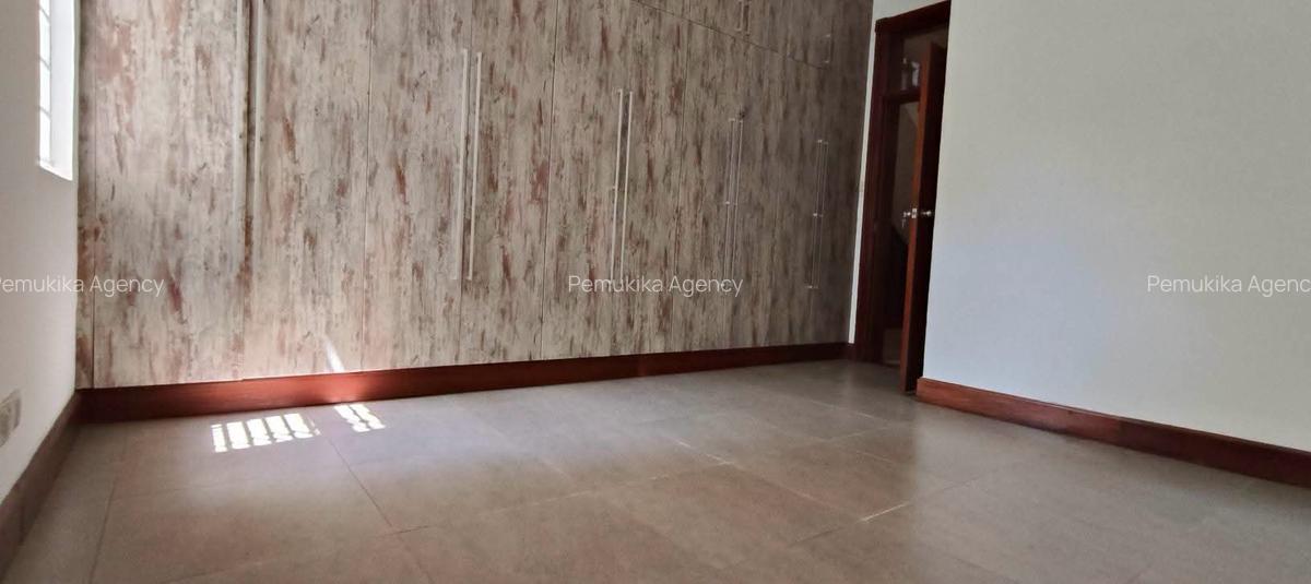 5 Bed Townhouse with En Suite in Rosslyn - 17
