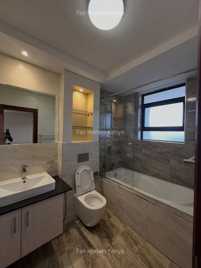 4 Bed Apartment with En Suite at Riverside Drive - 6