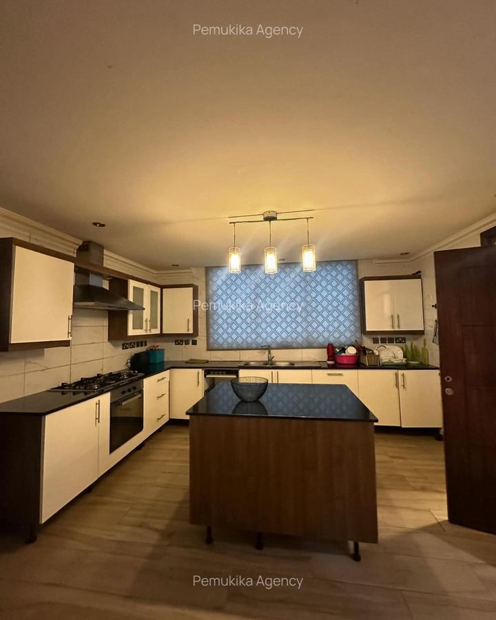 5 Bed Townhouse with En Suite in Lavington - 7
