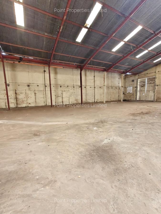 Warehouse with Parking in Industrial Area - 5