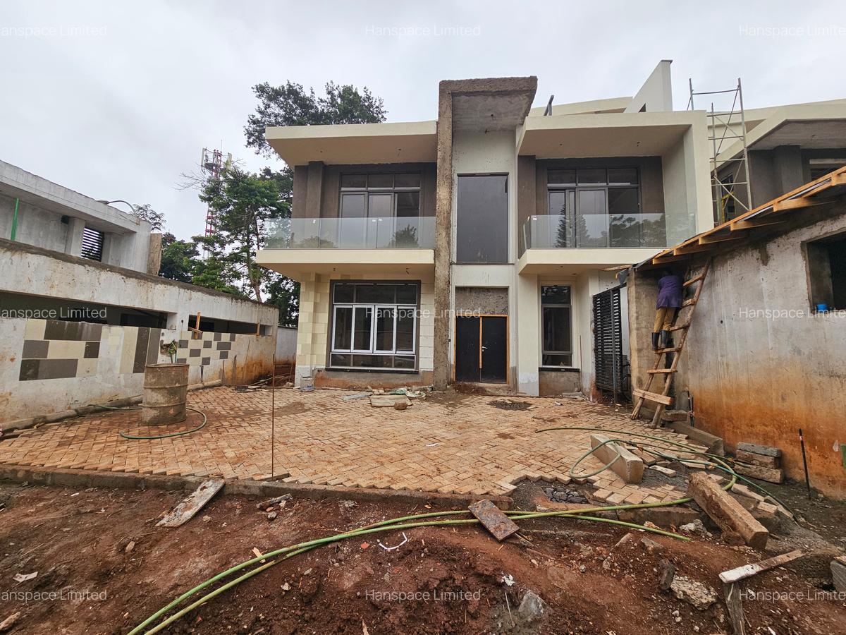 5 Bed Villa with En Suite in Lavington - 6