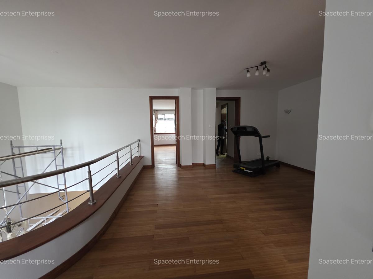 5 Bed Townhouse with En Suite in Spring Valley - 15