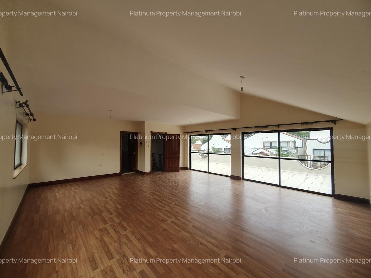 4 Bed House with En Suite at Grevillea Grove - 11