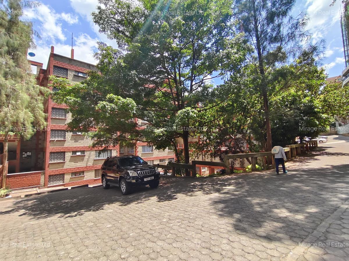 3 Bed Apartment with Parking in Kileleshwa - 9