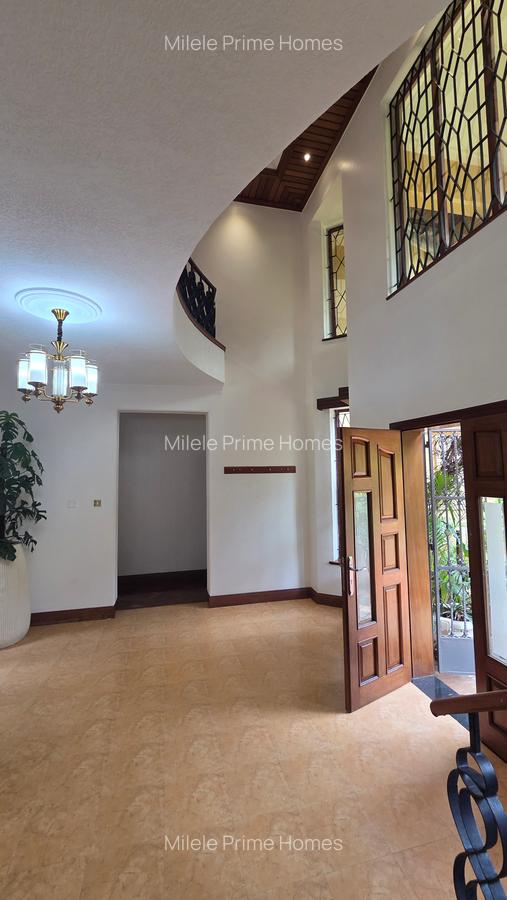 5 Bed Villa with En Suite in Runda - 7