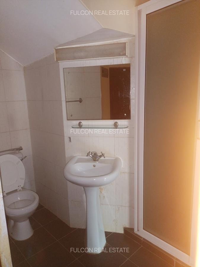 5 Bed Villa with En Suite in Lavington - 19