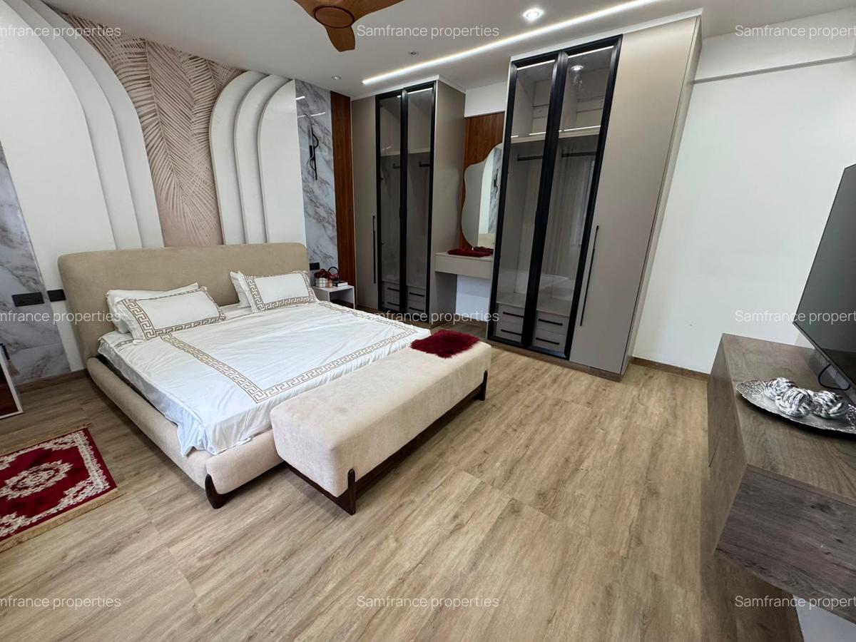 Serviced 3 Bed Apartment with En Suite at Tudor - 4