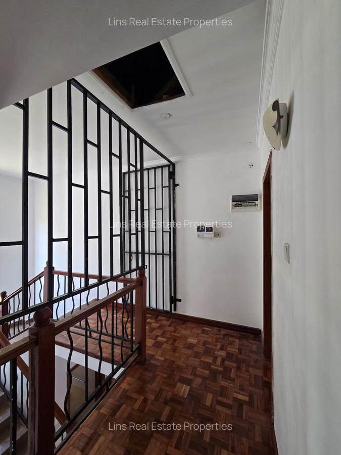 4 Bed Townhouse with En Suite in Loresho - 14