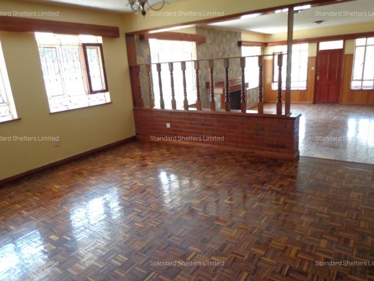 6 Bed House with En Suite in Nyari - 13