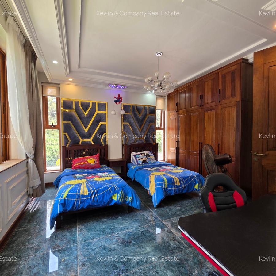 6 Bed Villa with En Suite in Lavington - 13